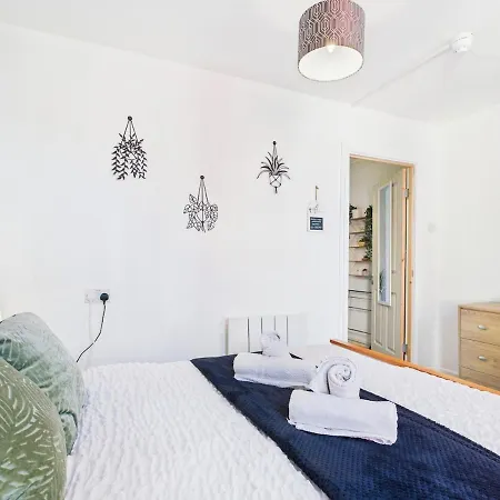 Nest - Sleeps 4 - Cosy Escape Lägenhet *